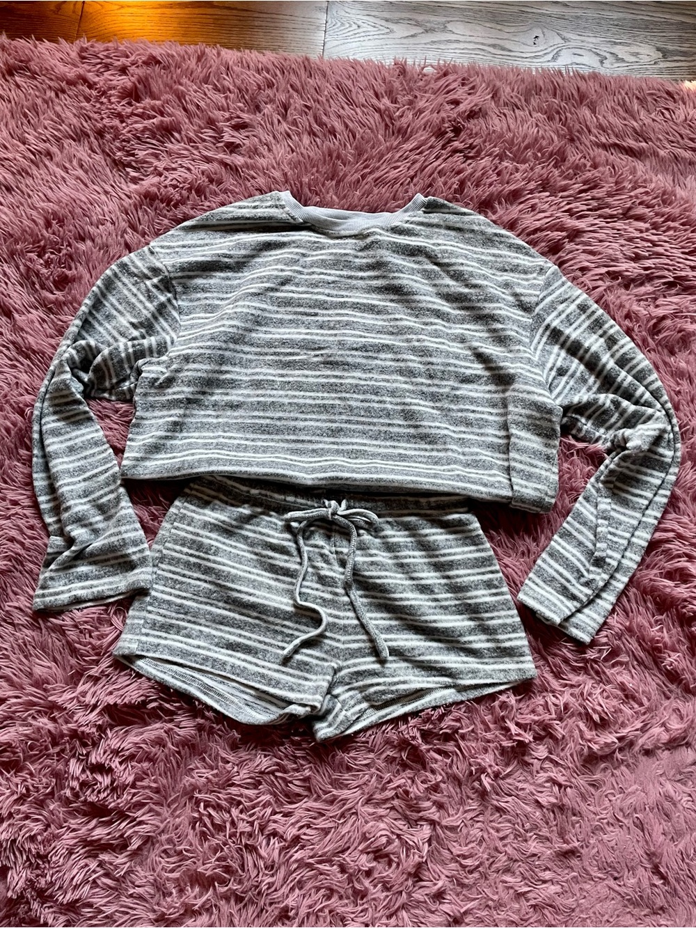 Super Soft Striped Lounge Top & Shorts Set - Gray/White